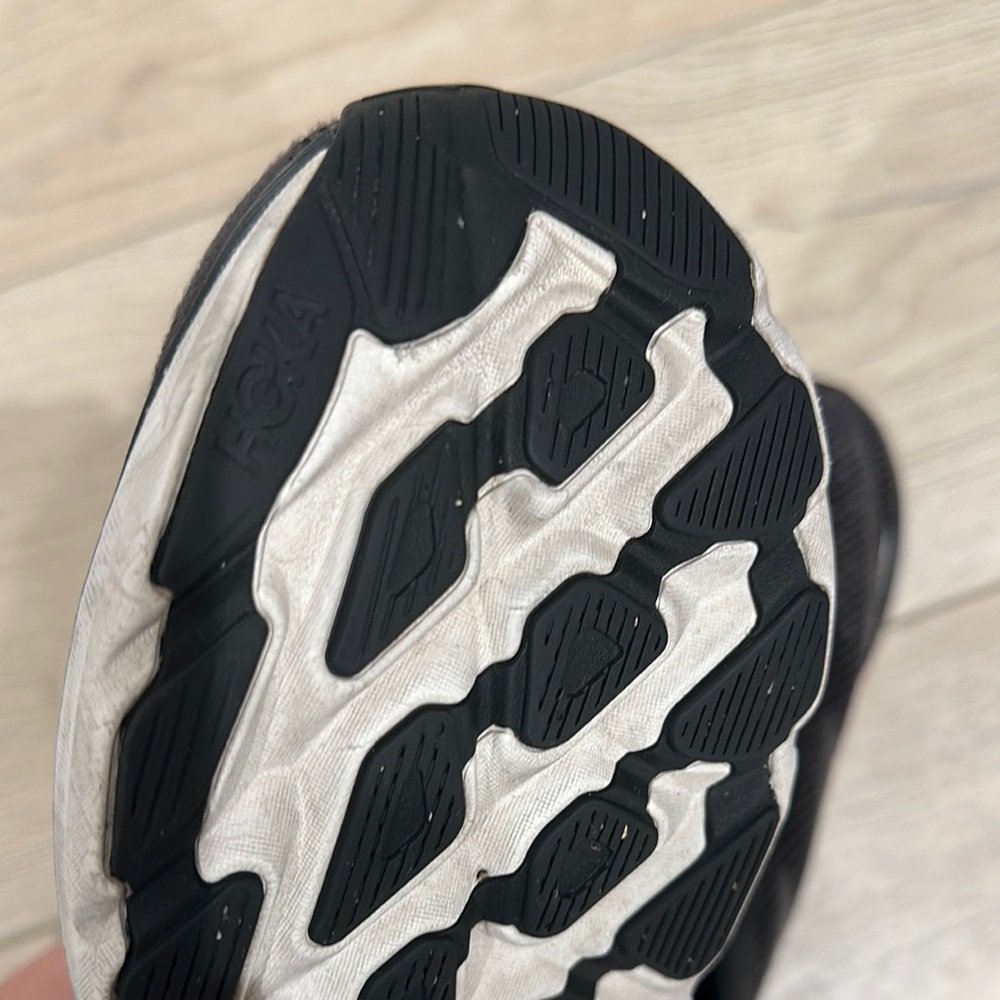 Hoka Women’s Clifton 9 Black and White Athletic Shoes - Picture 5 of 7